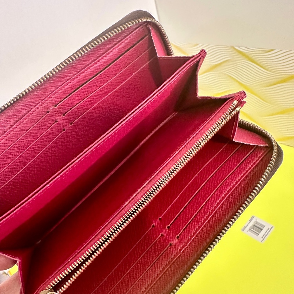 Louis Vuitton Classic Monogram Zipper Wallet Red interior - Picture 11 of 15